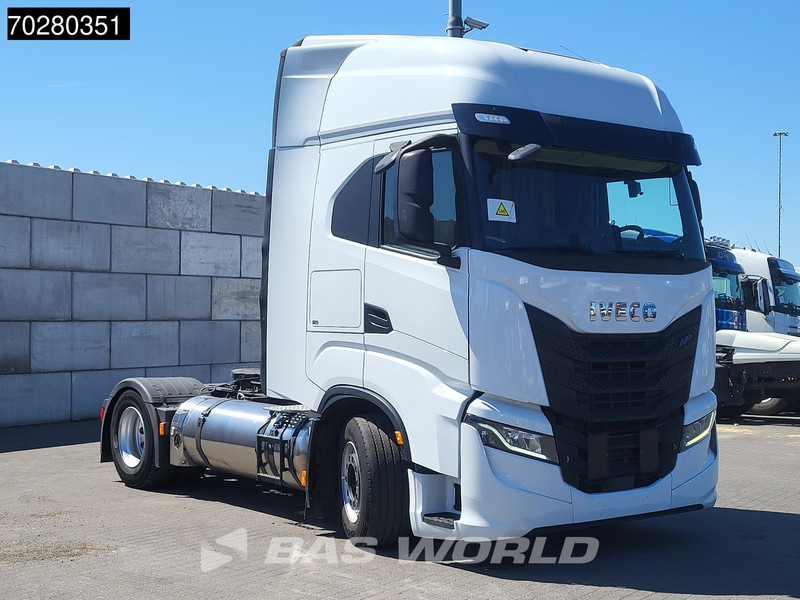 Iveco S-Way 460 4X2 LNG Retarder 2x Tanks Standklima LED Navi - Тягач: фото 3 Iveco S-Way 460 4X2 LNG Retarder 2x Tanks Standklima LED Navi - Тягач: фото 3