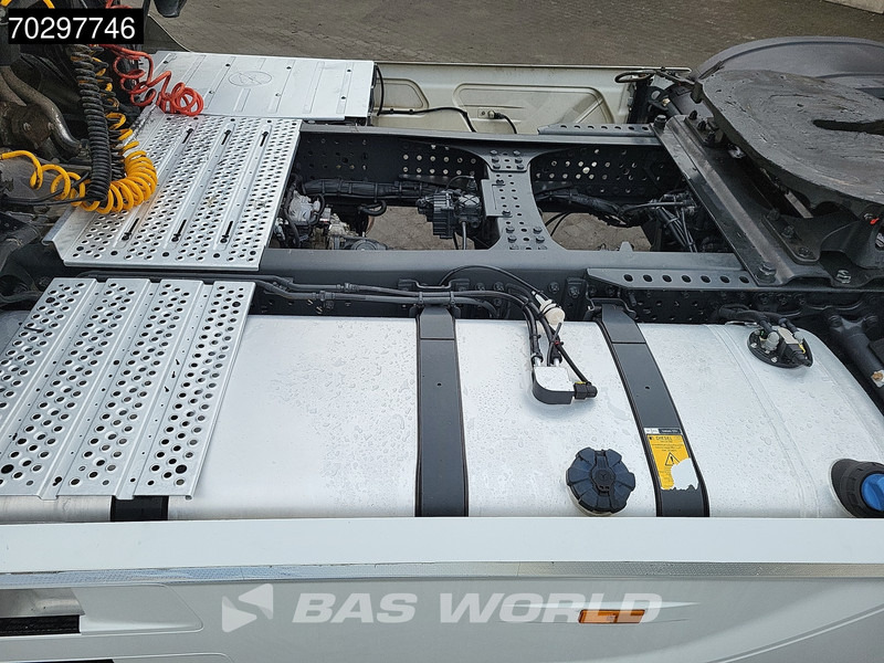 Тягач Mercedes-Benz Actros 1845 4X2 BigSpace Retarder ADR PTO: фото 7 Тягач Mercedes-Benz Actros 1845 4X2 BigSpace Retarder ADR PTO: фото 7