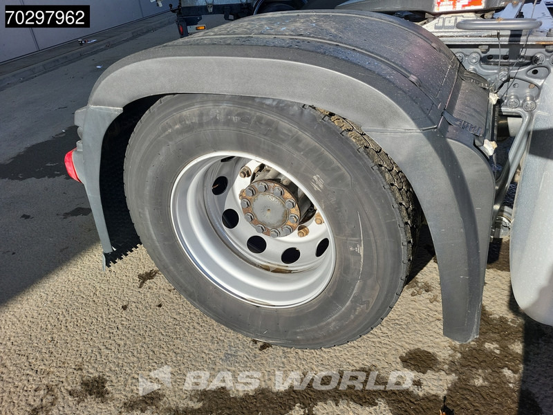 Mercedes-Benz Actros 1851 Actros 4X2 GigaSpace ADR 2xTanks Xenon Euro 6 в лизинг Mercedes-Benz Actros 1851 Actros 4X2 GigaSpace ADR 2xTanks Xenon Euro 6: фото 17