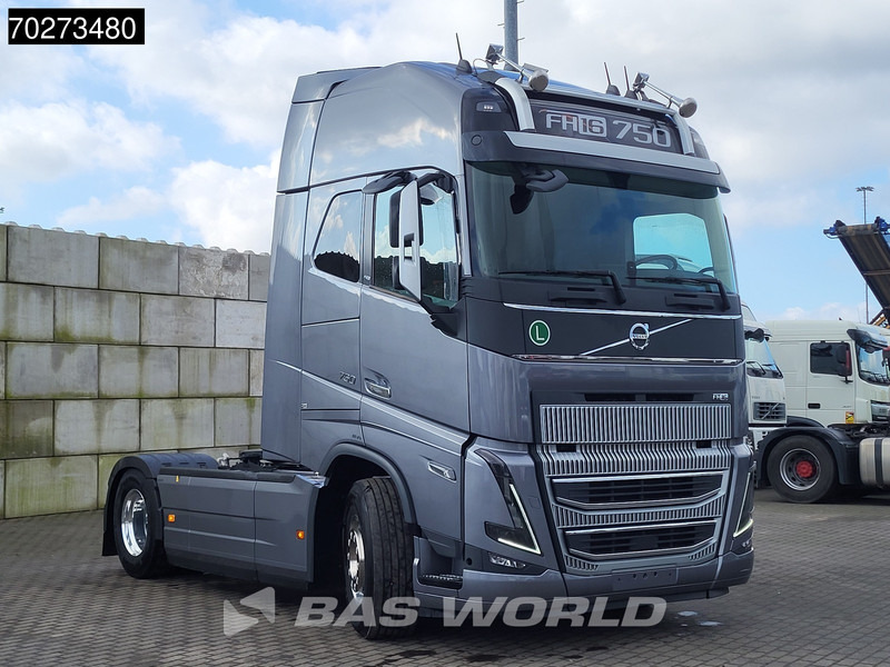 Volvo FH16 750 4X2 2x Tanks Standklima ACC Alcoa's LED - Тягач: фото 3 Volvo FH16 750 4X2 2x Tanks Standklima ACC Alcoa's LED - Тягач: фото 3
