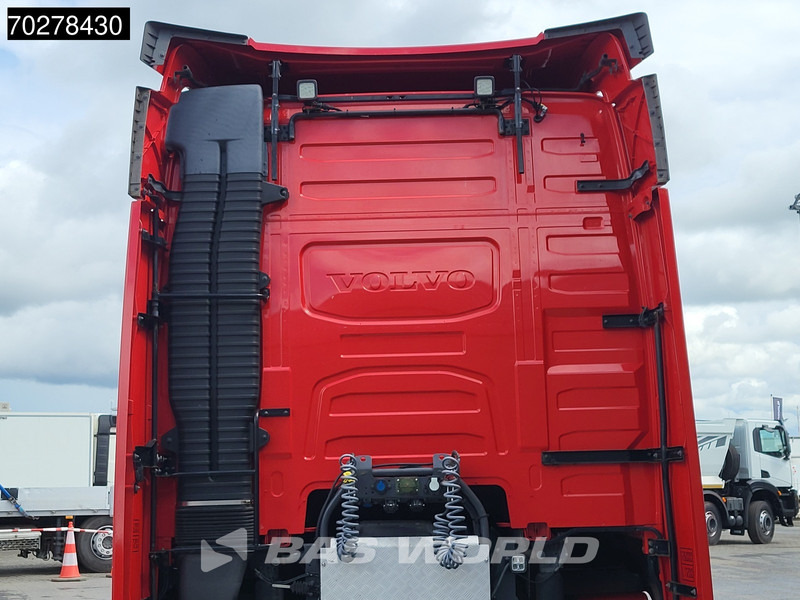 Volvo FH16 750 FH16 6X2 Special-Interior Full-Air Work-Remote Dynamic Steering Alcoa ACC Xenon - Тягач: фото 5 Volvo FH16 750 FH16 6X2 Special-Interior Full-Air Work-Remote Dynamic Steering Alcoa ACC Xenon - Тягач: фото 5