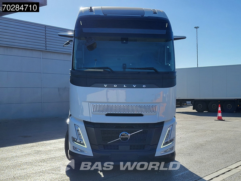 Volvo FH 62 R AERO 6X2 NEW Horsetruck chassis Lift+Lenkachse Dynamic Steering Mirror cam Euro 6 - Грузовик-шасси: фото 5 Volvo FH 62 R AERO 6X2 NEW Horsetruck chassis Lift+Lenkachse Dynamic Steering Mirror cam Euro 6 - Грузовик-шасси: фото 5