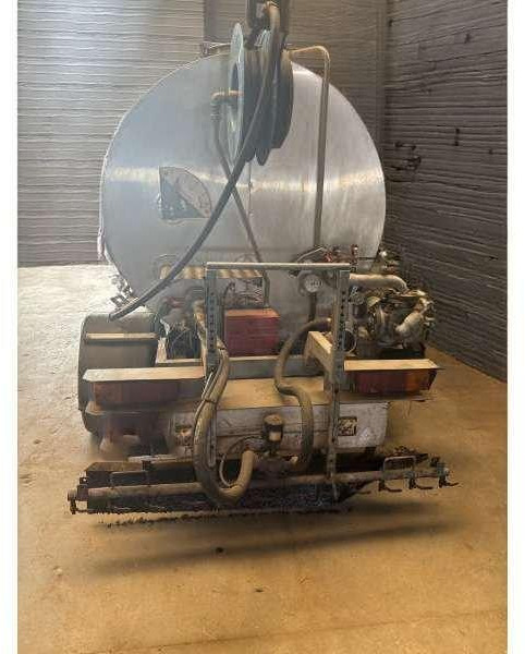 Mercedes 410 A EMULSION + TREMI GRAVILLON - Гудронатор: фото 3 Mercedes 410 A EMULSION + TREMI GRAVILLON - Гудронатор: фото 3