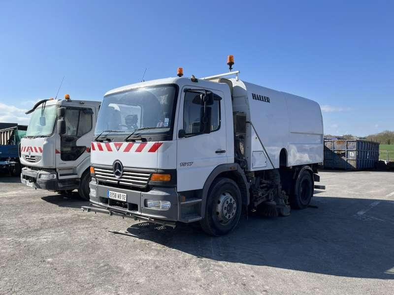 Renault 240DXI + MERCEDES 1517 - Подметально-уборочная машина: фото 4 Renault 240DXI + MERCEDES 1517 - Подметально-уборочная машина: фото 4