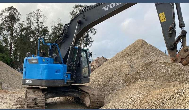 Volvo ECR235DL - Гусеничный экскаватор: фото 2 Volvo ECR235DL - Гусеничный экскаватор: фото 2