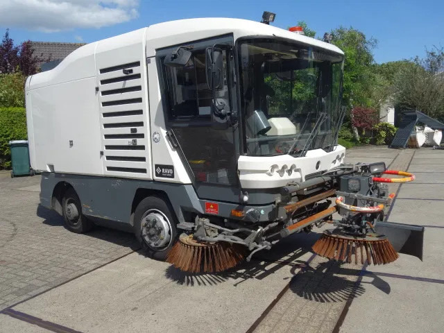 Ravo 540 3E BORSTEL EURO5 - Подметально-уборочная машина: фото 1 Ravo 540 3E BORSTEL EURO5 - Подметально-уборочная машина: фото 1