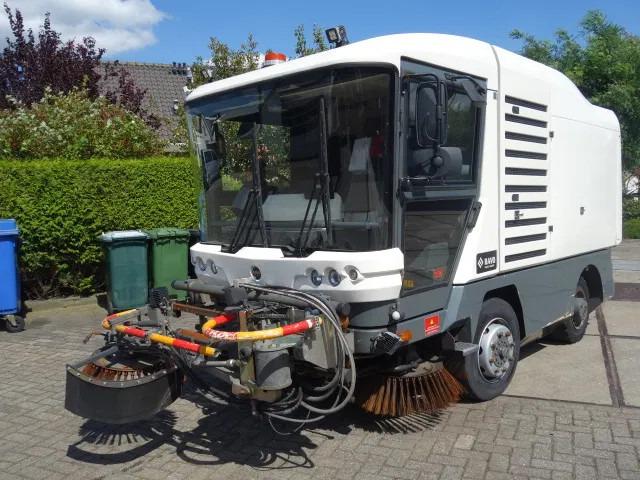 Ravo 540 3E BORSTEL EURO5 - Подметально-уборочная машина: фото 2 Ravo 540 3E BORSTEL EURO5 - Подметально-уборочная машина: фото 2
