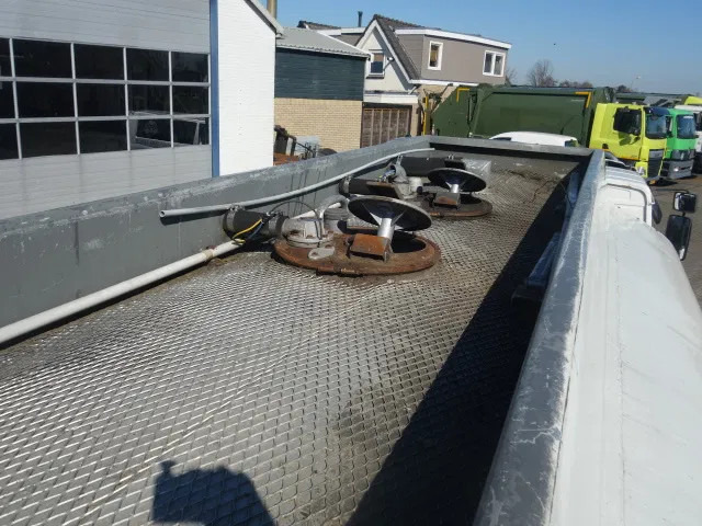 Volvo FL 240 220PK 12000 LITER STEELSPRINGS - Грузовик-цистерна: фото 4 Volvo FL 240 220PK 12000 LITER STEELSPRINGS - Грузовик-цистерна: фото 4