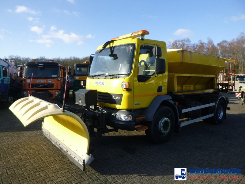 DAF LF 55.220 4x2 RHD gritter / snow plough - Снегоуборочная машина: фото 1 DAF LF 55.220 4x2 RHD gritter / snow plough - Снегоуборочная машина: фото 1