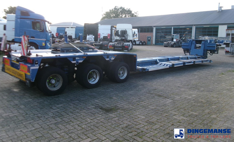 Goldhofer 3-axle lowbed trailer STZ-V 3-33/80A 56 t / ext. 13.6 m - Низкорамный полуприцеп: фото 4 Goldhofer 3-axle lowbed trailer STZ-V 3-33/80A 56 t / ext. 13.6 m - Низкорамный полуприцеп: фото 4