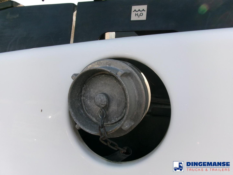 Johnston C202 compact street sweeper - Подметально-уборочная машина: фото 5 Johnston C202 compact street sweeper - Подметально-уборочная машина: фото 5