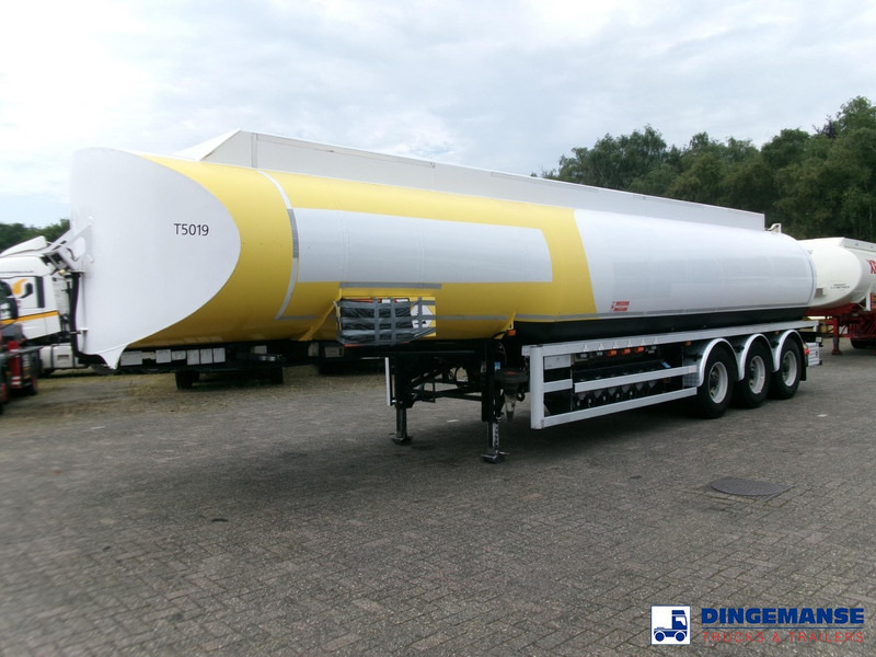 Lakeland Fuel tank alu 43 m3 / 6 comp - Полуприцеп-цистерна: фото 1 Lakeland Fuel tank alu 43 m3 / 6 comp - Полуприцеп-цистерна: фото 1