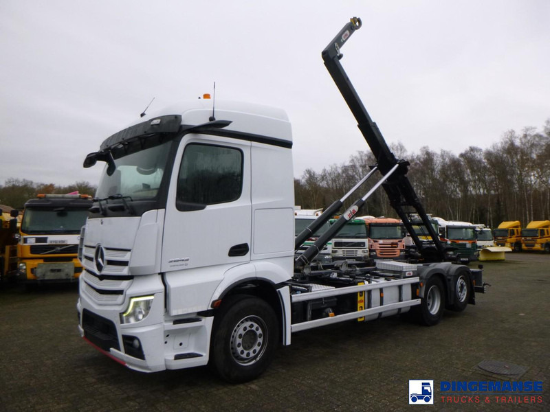 Mercedes-Benz Actros 2843 6x2 Hyva container hook 20t - Крюковой мультилифт: фото 1 Mercedes-Benz Actros 2843 6x2 Hyva container hook 20t - Крюковой мультилифт: фото 1