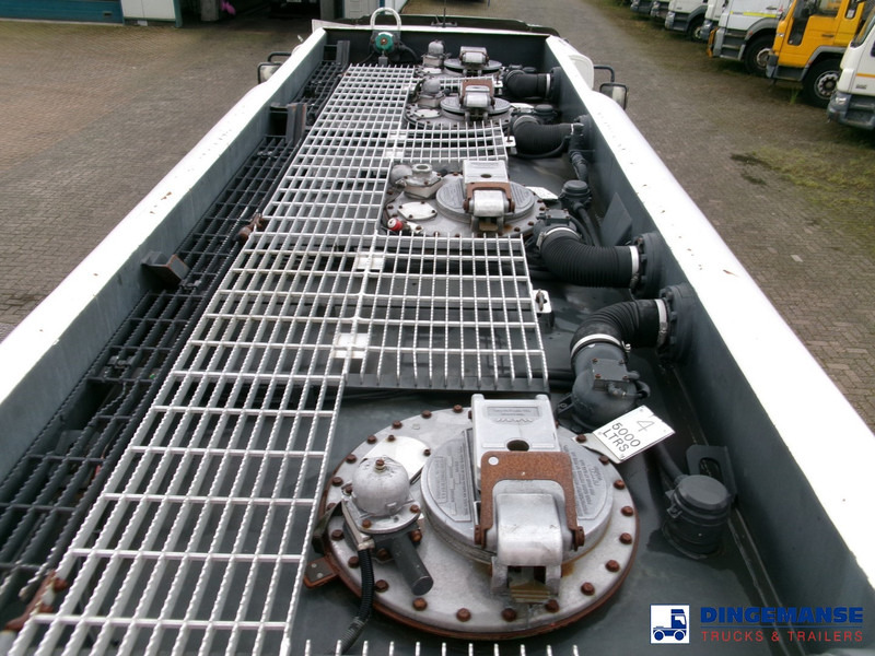 Грузовик-цистерна Volvo FL 240 4x2 RHD fuel tank 13 m3 / 4 comp: фото 18