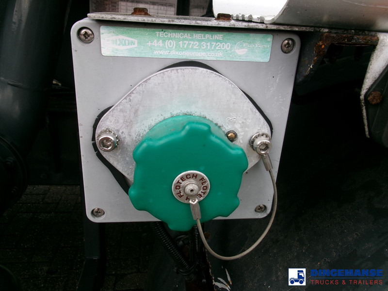Грузовик-цистерна Volvo FL 240 4x2 RHD fuel tank 13 m3 / 4 comp: фото 16