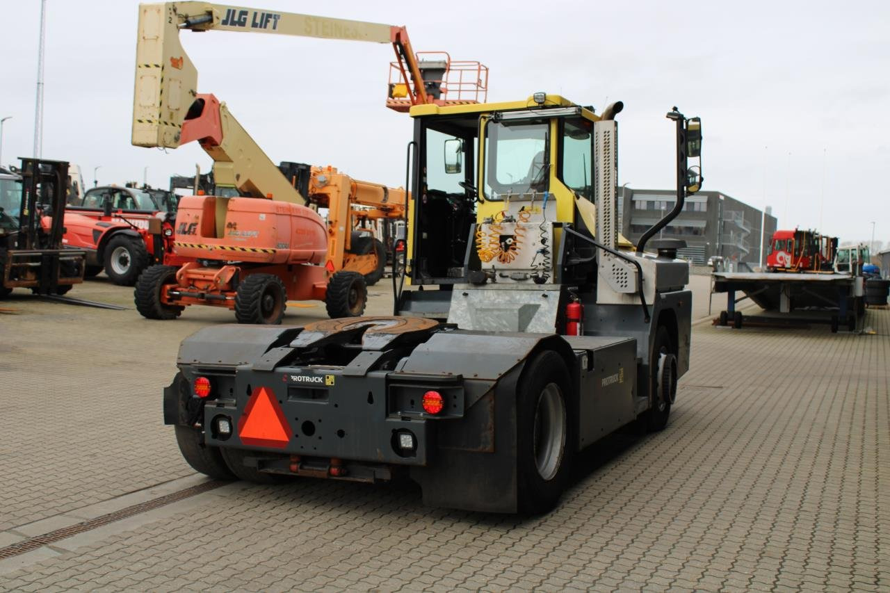 MOL RM255 4X4 - Терминальный тягач: фото 3 MOL RM255 4X4 - Терминальный тягач: фото 3