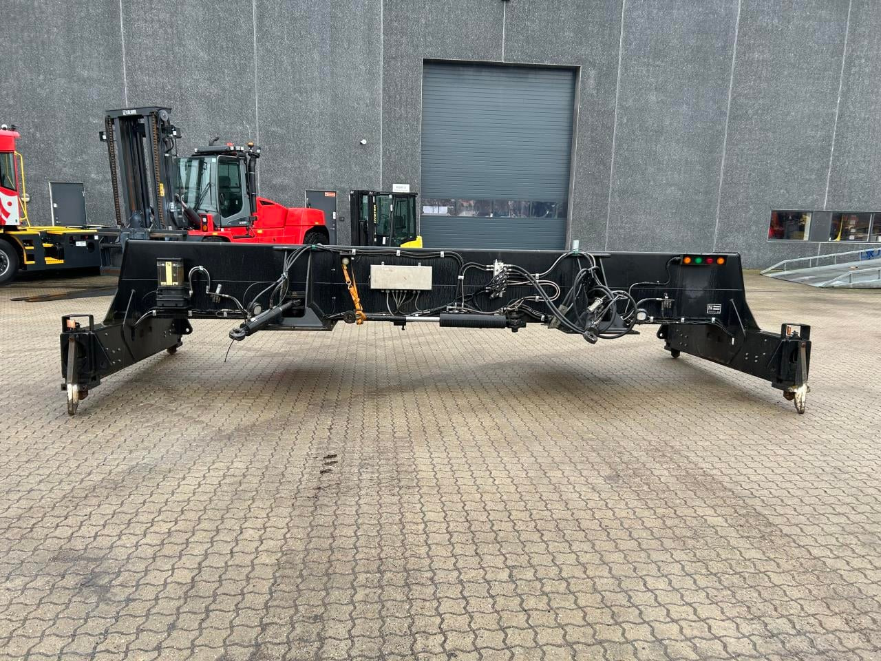 ELME 20" - Навесное оборудование: фото 1 ELME 20" - Навесное оборудование: фото 1