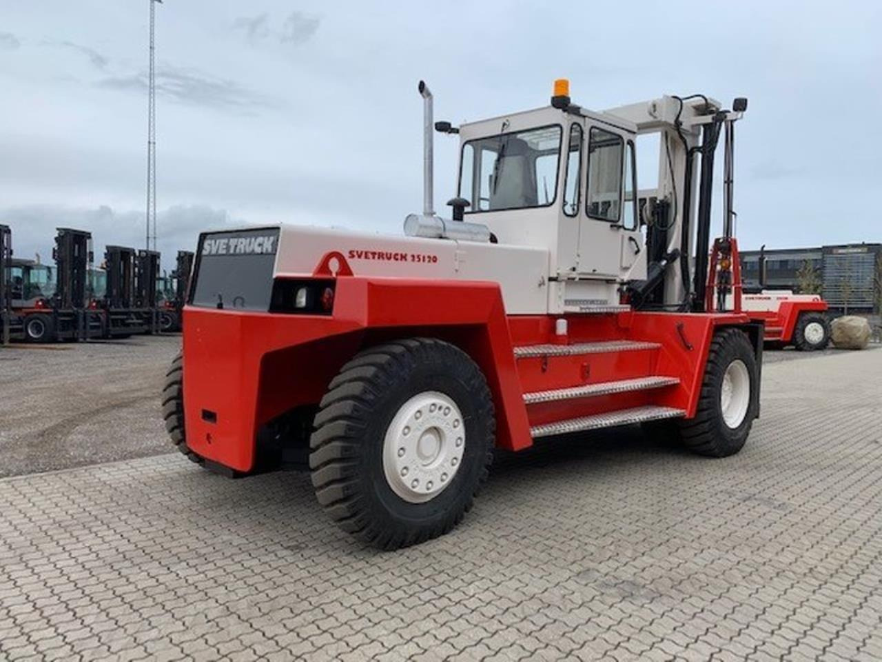 SveTruck 25120-42 - Дизельный погрузчик: фото 3 SveTruck 25120-42 - Дизельный погрузчик: фото 3