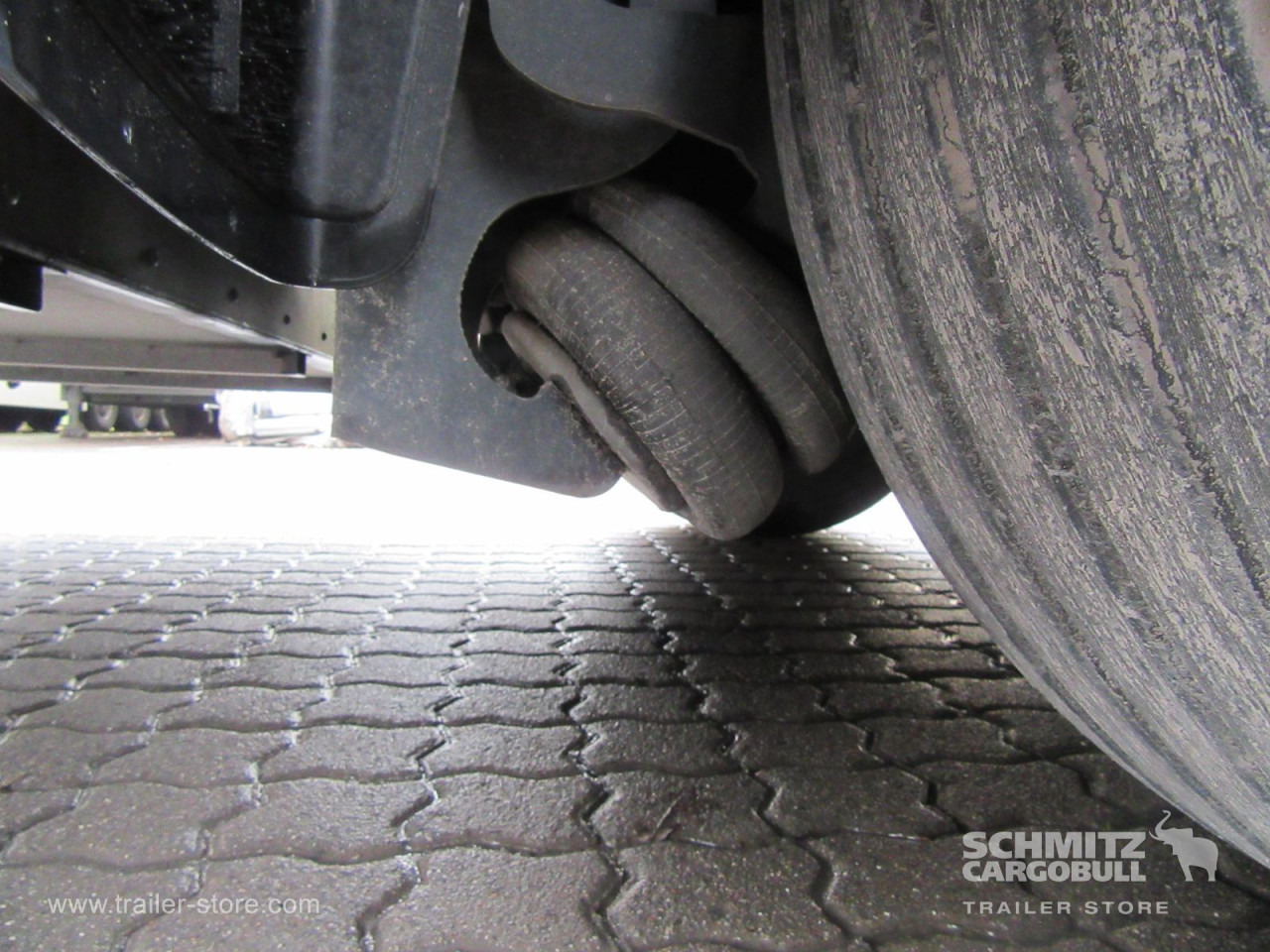 SCHMITZ Auflieger Curtainsider Mega - Тентованный полуприцеп: фото 3 SCHMITZ Auflieger Curtainsider Mega - Тентованный полуприцеп: фото 3