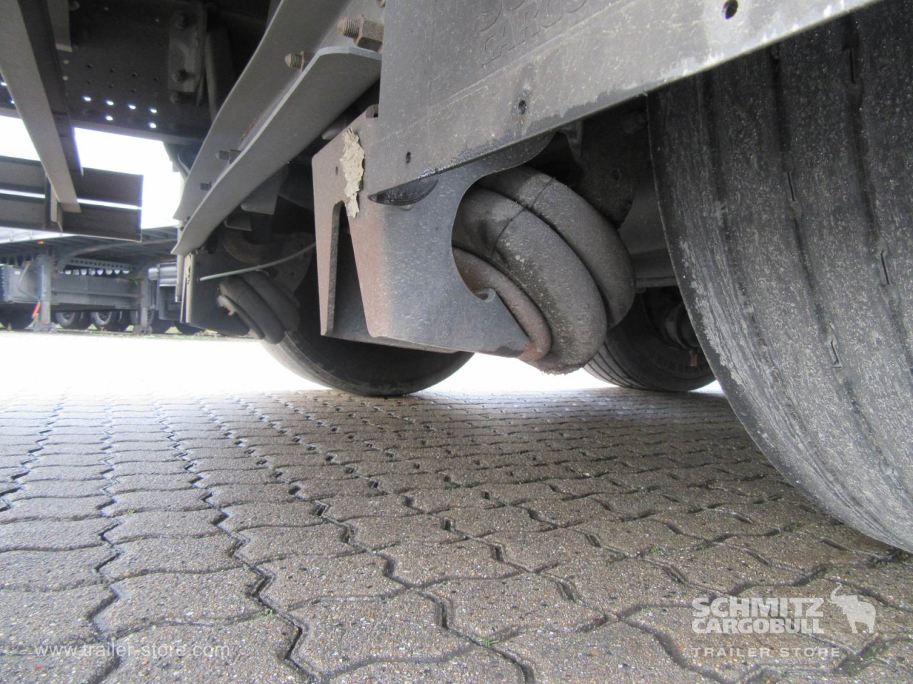 SCHMITZ Auflieger Curtainsider Mega - Тентованный полуприцеп: фото 3 SCHMITZ Auflieger Curtainsider Mega - Тентованный полуприцеп: фото 3