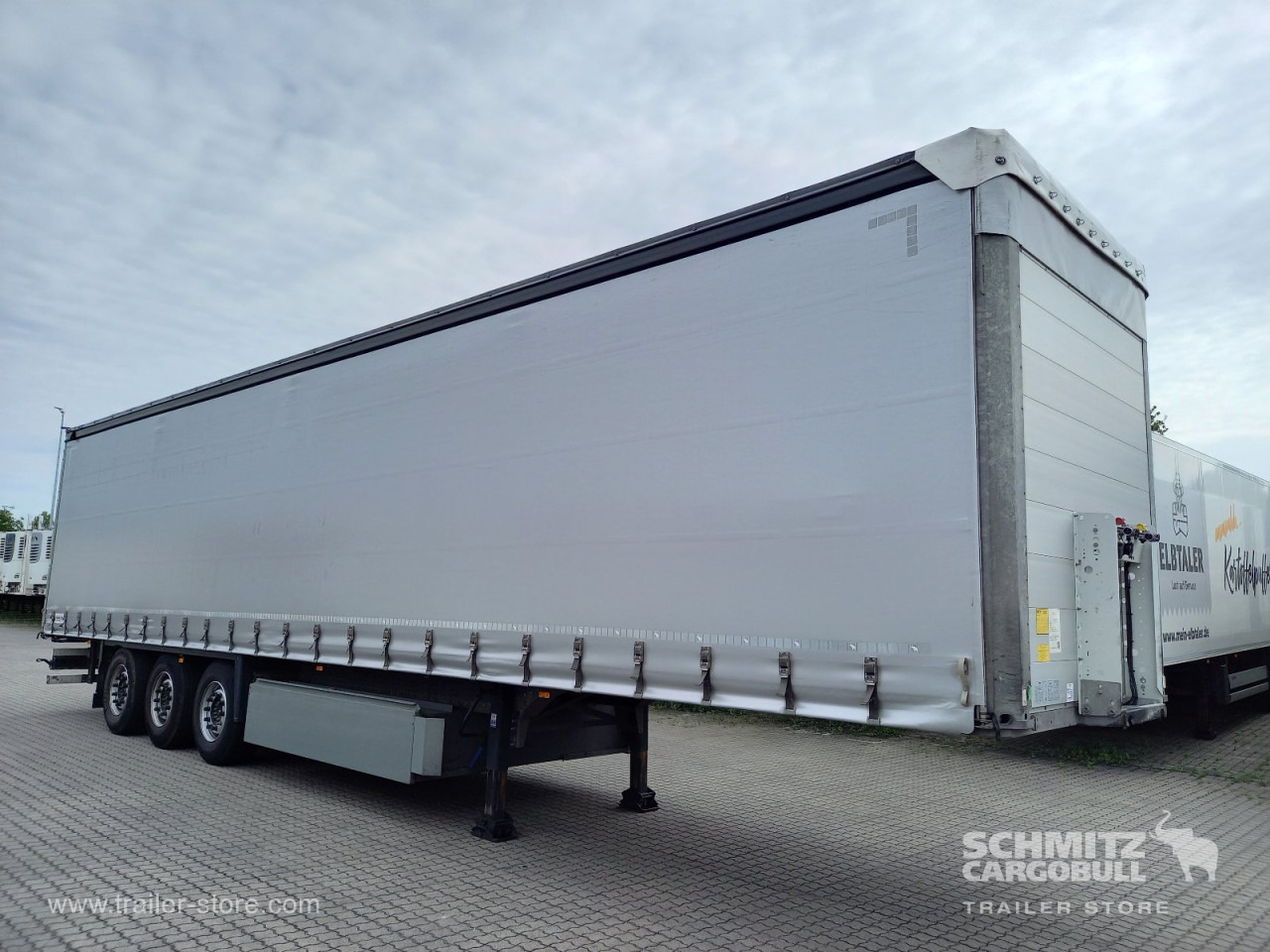 SCHMITZ Auflieger Curtainsider Standard - Тентованный полуприцеп: фото 1 SCHMITZ Auflieger Curtainsider Standard - Тентованный полуприцеп: фото 1