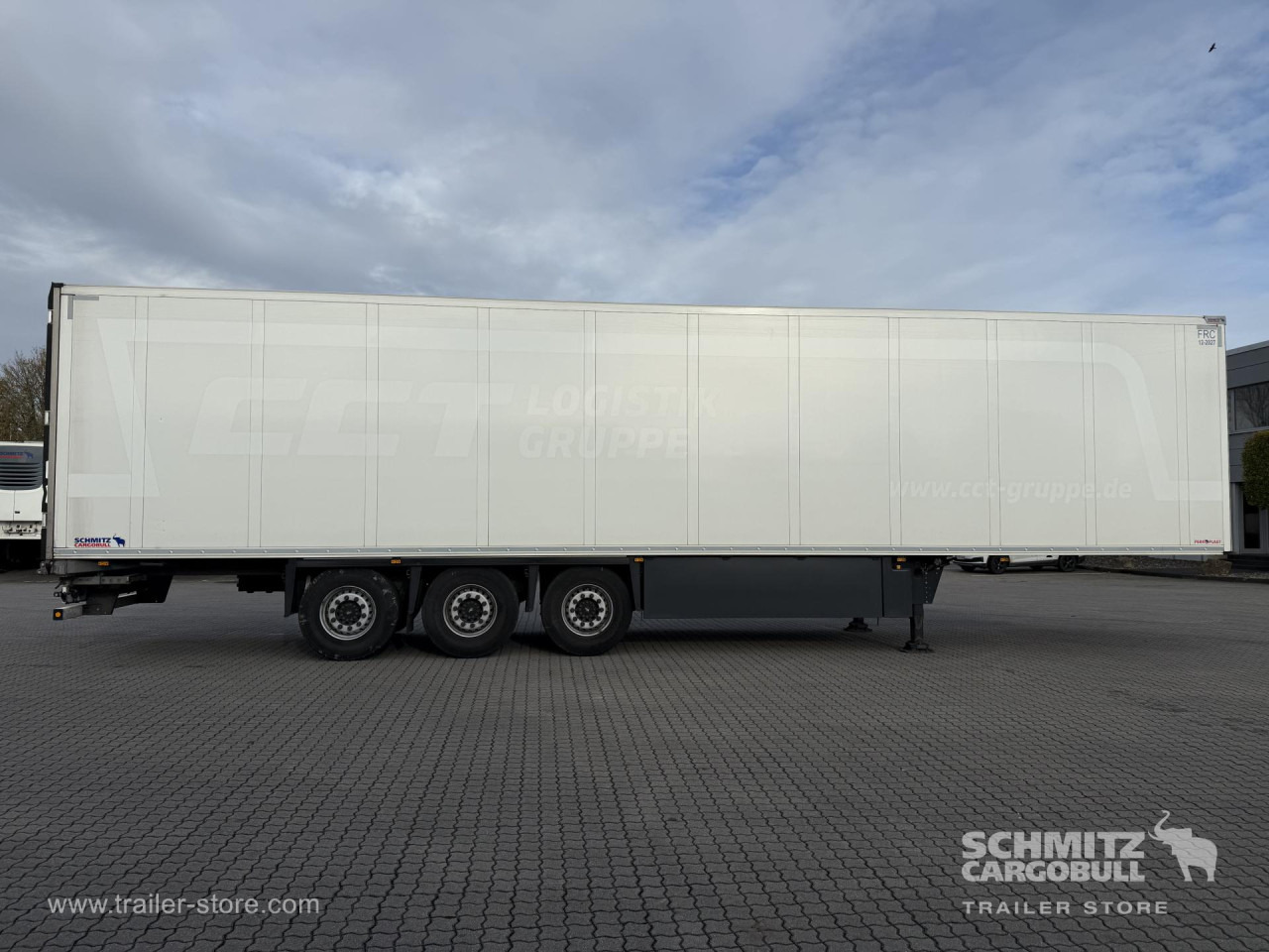 SCHMITZ Auflieger Tiefkühler Standard Double deck - Изотермический полуприцеп: фото 2 SCHMITZ Auflieger Tiefkühler Standard Double deck - Изотермический полуприцеп: фото 2
