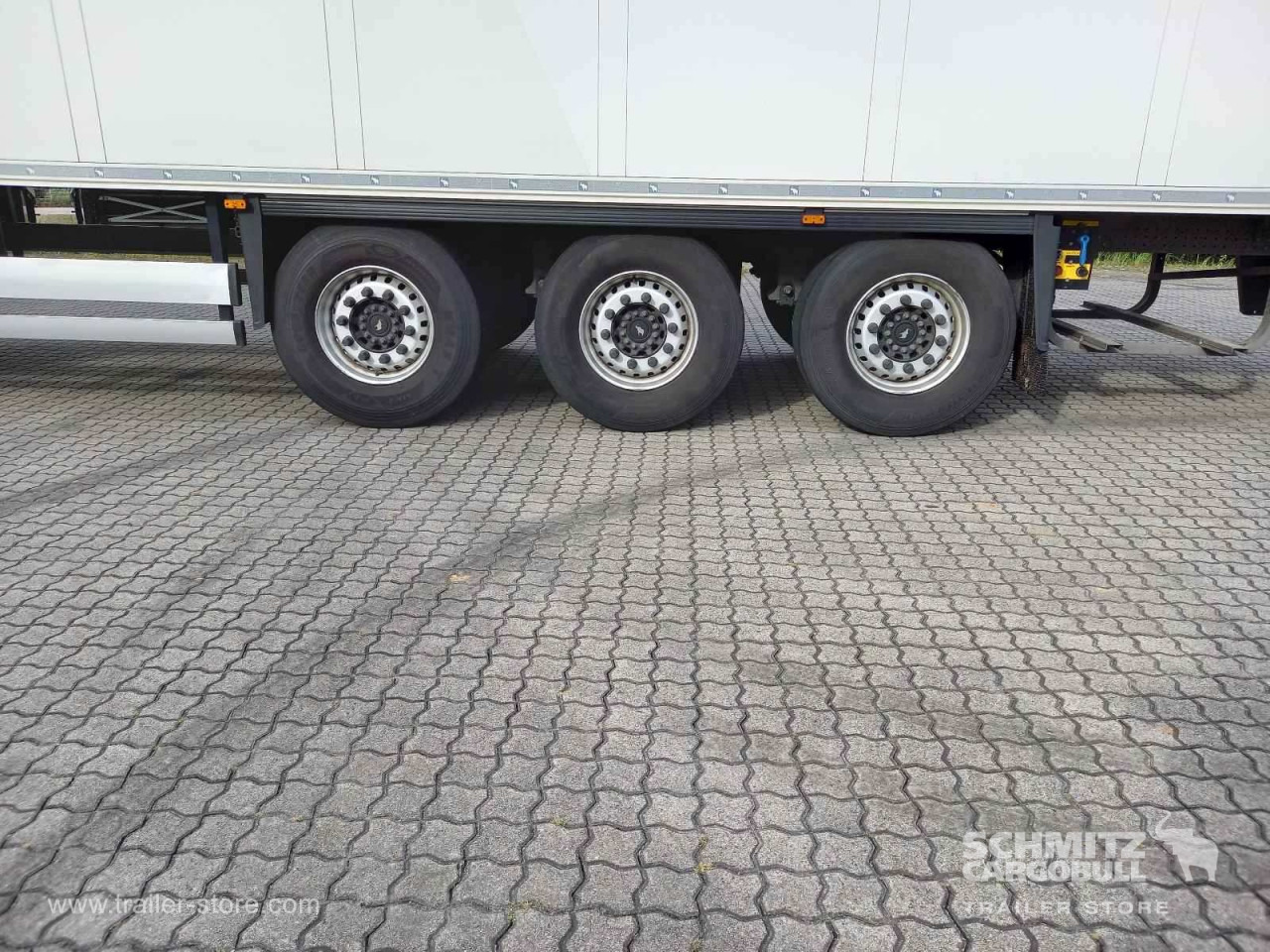 SCHMITZ Auflieger Tiefkühler Standard Double deck - Изотермический полуприцеп: фото 2 SCHMITZ Auflieger Tiefkühler Standard Double deck - Изотермический полуприцеп: фото 2