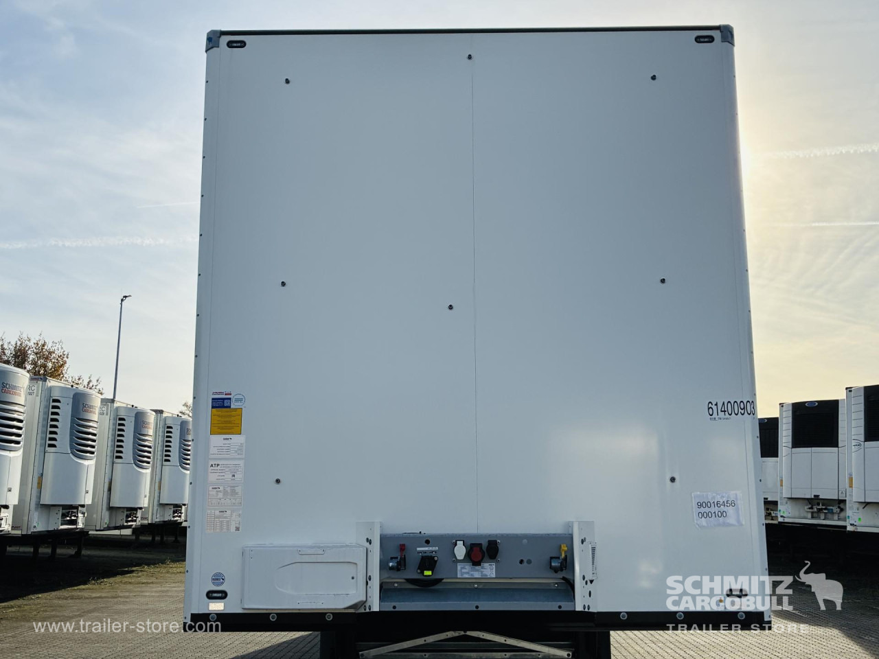 SCHMITZ Auflieger Tiefkühler Standard Double deck - Изотермический полуприцеп: фото 2 SCHMITZ Auflieger Tiefkühler Standard Double deck - Изотермический полуприцеп: фото 2