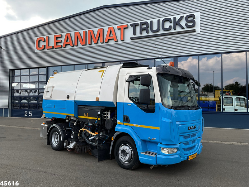 DAF FA LF 180 Euro 6 Johnston VS502 Just 138.807 km! - Подметально-уборочная машина: фото 3 DAF FA LF 180 Euro 6 Johnston VS502 Just 138.807 km! - Подметально-уборочная машина: фото 3