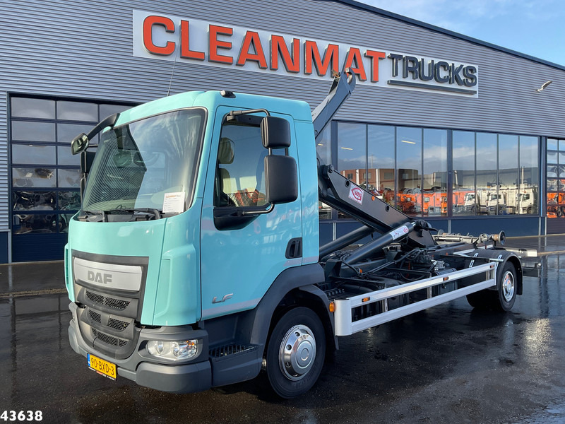 DAF LF 180 Euro 6 14 Ton haakarmsysteem - Крюковой мультилифт: фото 1 DAF LF 180 Euro 6 14 Ton haakarmsysteem - Крюковой мультилифт: фото 1