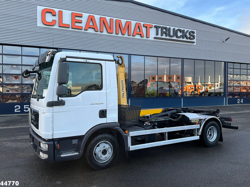 MAN TGL 12.250 Palfinger haakarmsysteem - Крюковой мультилифт: фото 2 MAN TGL 12.250 Palfinger haakarmsysteem - Крюковой мультилифт: фото 2