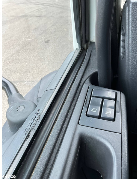 Грузовик с закрытым кузовом Volvo FL 250 Euro 6 met Dhollandia laadklep: фото 16 Грузовик с закрытым кузовом Volvo FL 250 Euro 6 met Dhollandia laadklep: фото 16