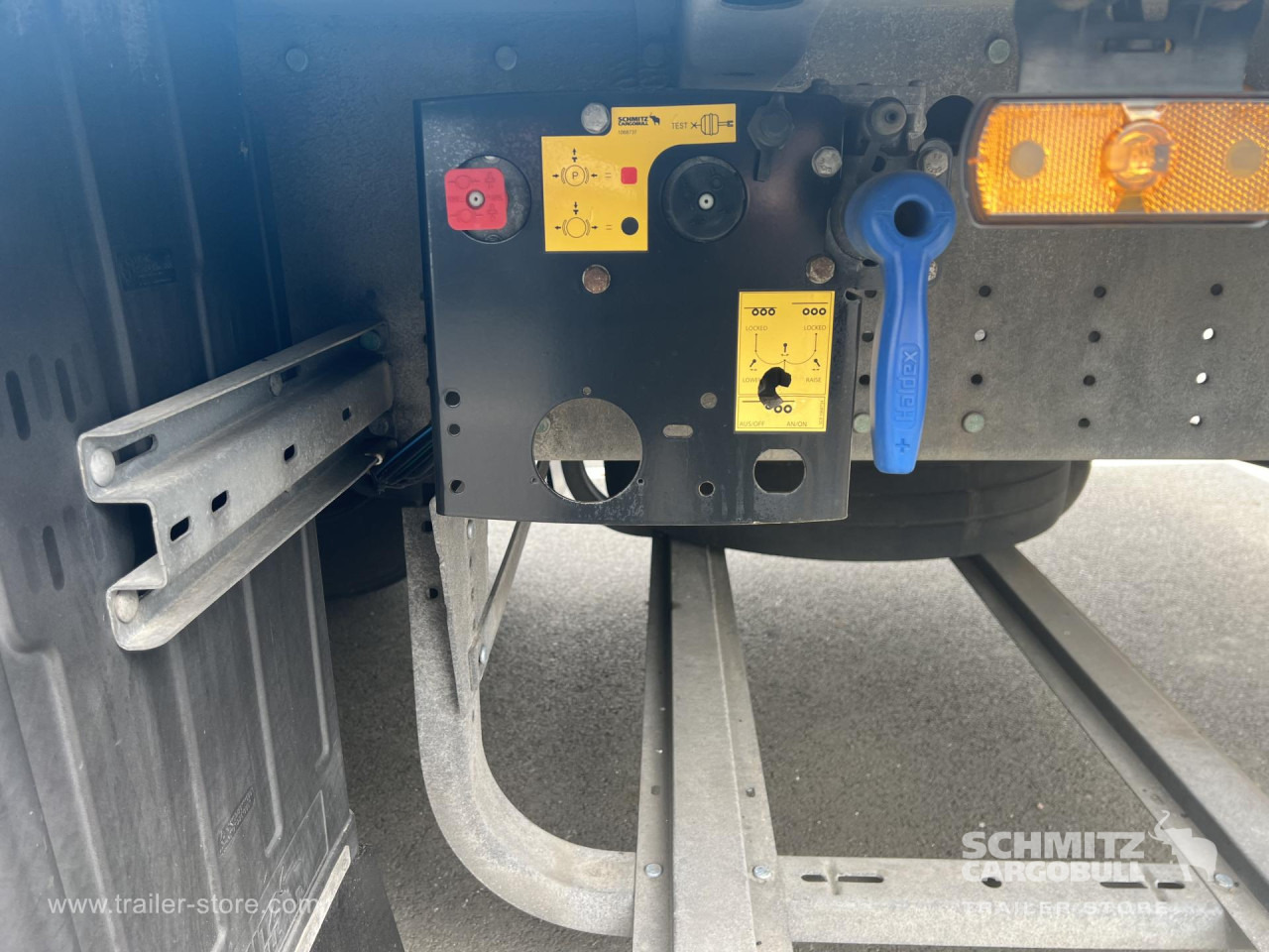 SCHMITZ Curtainsider Standard - Тентованный полуприцеп: фото 2 SCHMITZ Curtainsider Standard - Тентованный полуприцеп: фото 2