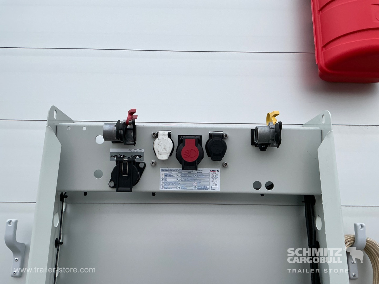 SCHMITZ Curtainsider Mega - Тентованный полуприцеп: фото 4 SCHMITZ Curtainsider Mega - Тентованный полуприцеп: фото 4