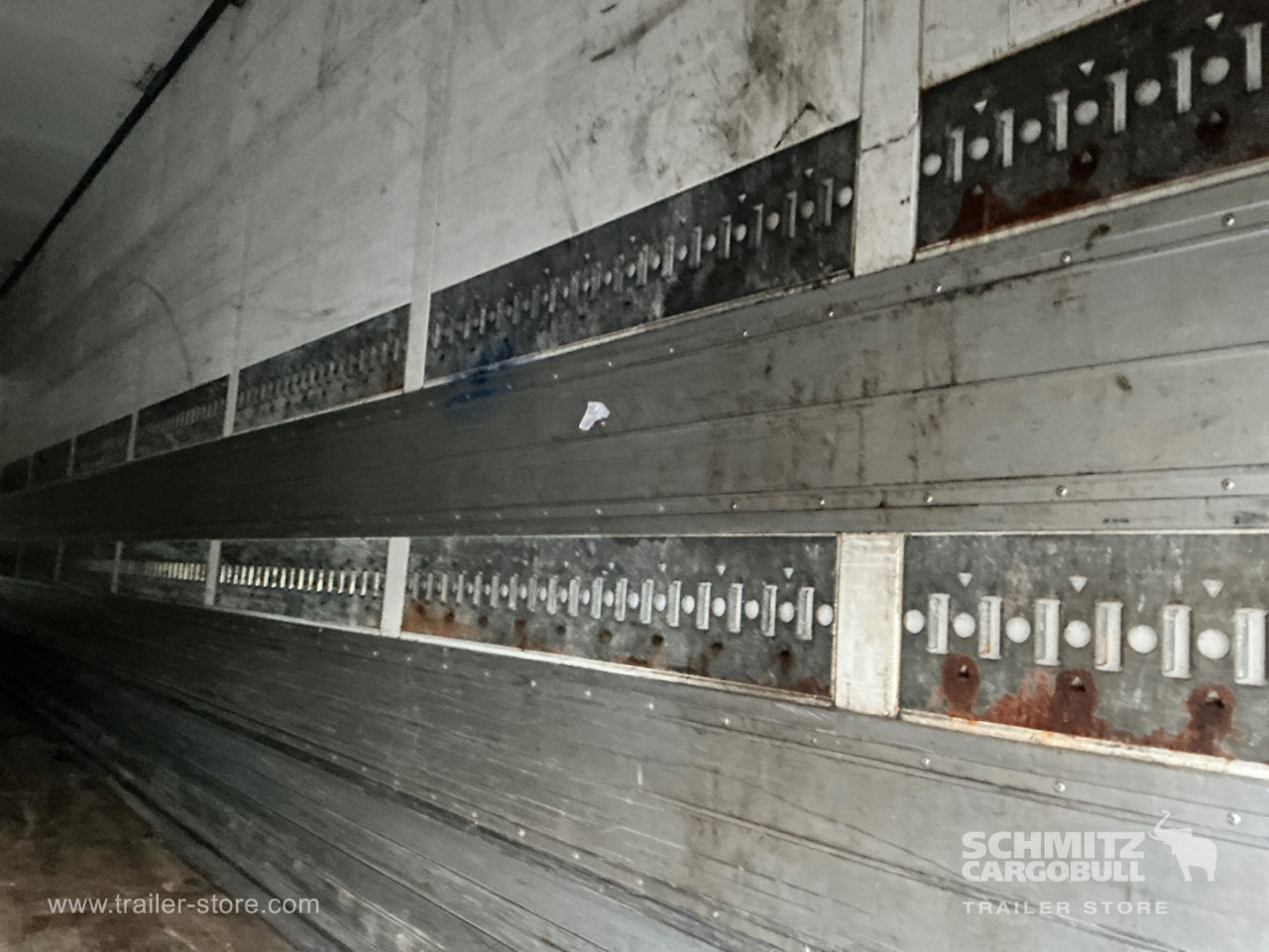 SCHMITZ Dryfreight Standard Taillift - Полуприцеп-фургон: фото 5 SCHMITZ Dryfreight Standard Taillift - Полуприцеп-фургон: фото 5