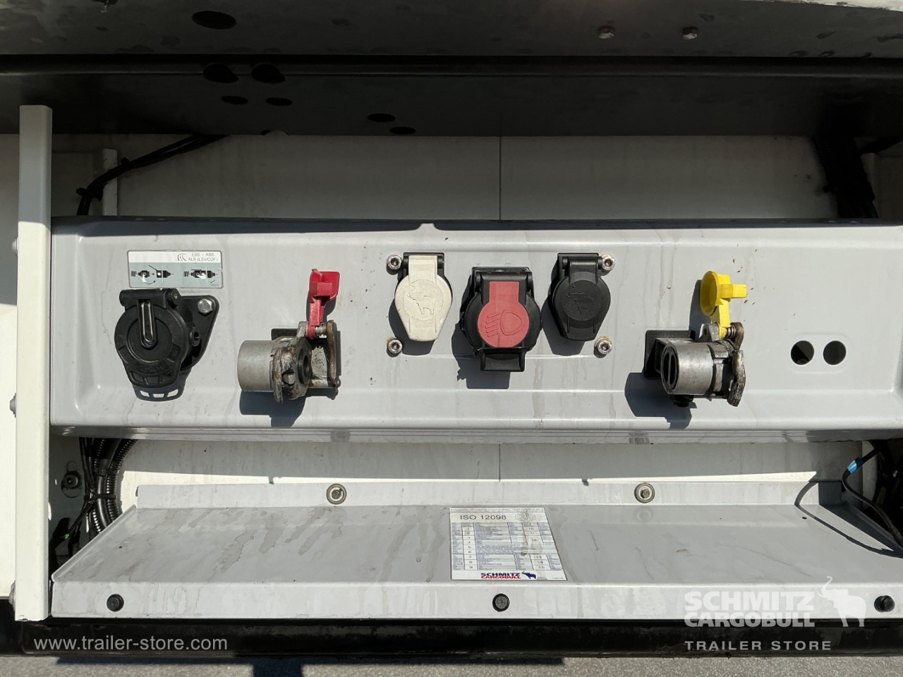 SCHMITZ Reefer Meat hanging system - Изотермический полуприцеп: фото 4 SCHMITZ Reefer Meat hanging system - Изотермический полуприцеп: фото 4