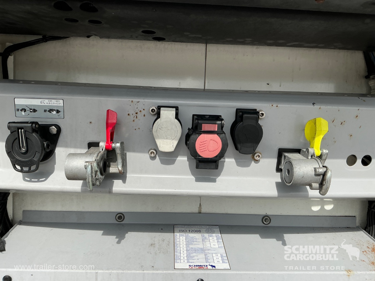 SCHMITZ Reefer Meat hanging system - Изотермический полуприцеп: фото 4 SCHMITZ Reefer Meat hanging system - Изотермический полуприцеп: фото 4