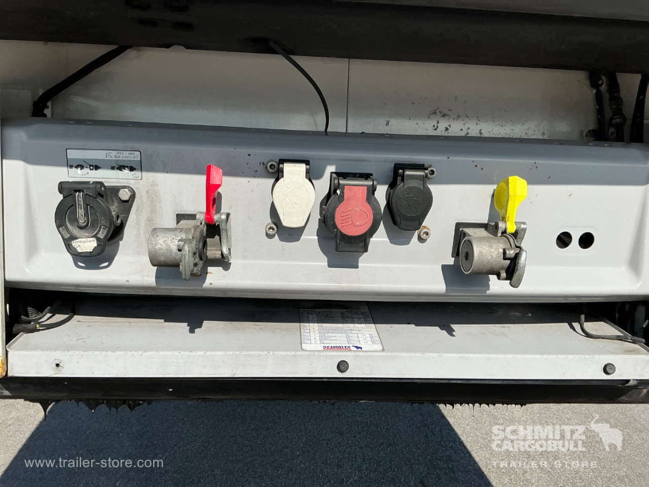 SCHMITZ Reefer Multitemp Double deck - Изотермический полуприцеп: фото 4 SCHMITZ Reefer Multitemp Double deck - Изотермический полуприцеп: фото 4