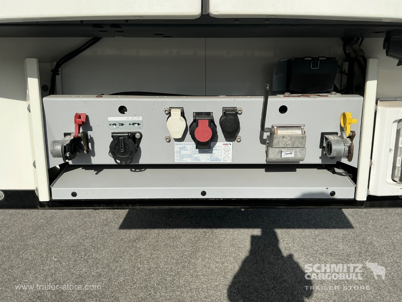 SCHMITZ Reefer Standard - Изотермический полуприцеп: фото 2 SCHMITZ Reefer Standard - Изотермический полуприцеп: фото 2