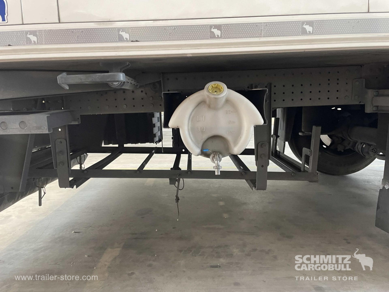 SCHMITZ Semiremolque Frigo Standard - Изотермический полуприцеп: фото 2 SCHMITZ Semiremolque Frigo Standard - Изотермический полуприцеп: фото 2