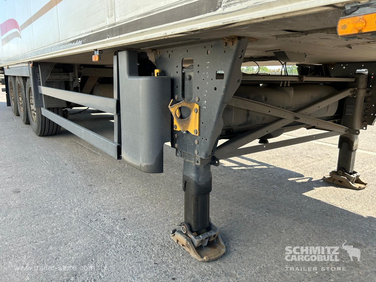 SCHMITZ Reefer Standard - Изотермический полуприцеп: фото 2 SCHMITZ Reefer Standard - Изотермический полуприцеп: фото 2