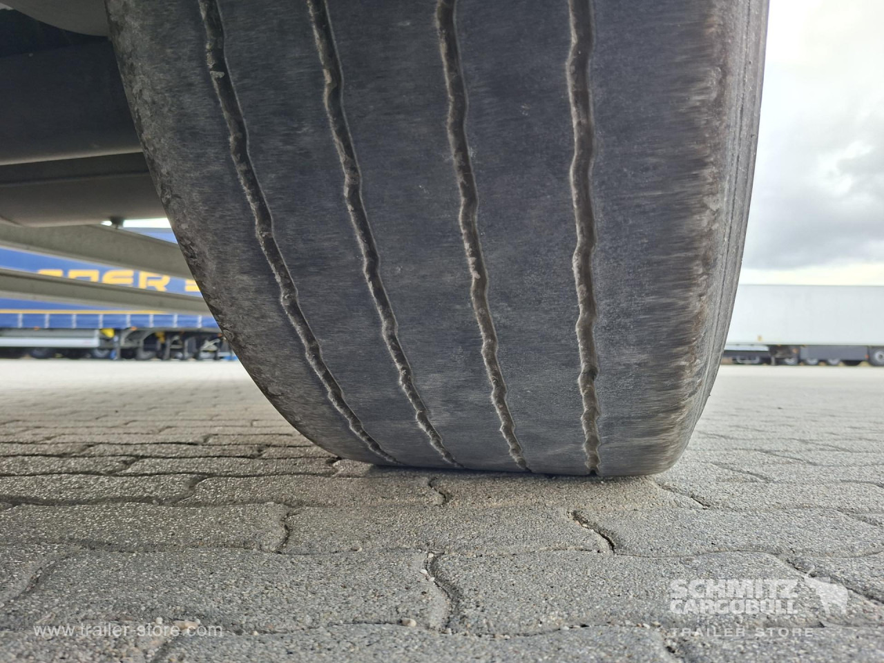 SCHMITZ Mélyhűtő koffer Szabvány - Изотермический полуприцеп: фото 5 SCHMITZ Mélyhűtő koffer Szabvány - Изотермический полуприцеп: фото 5