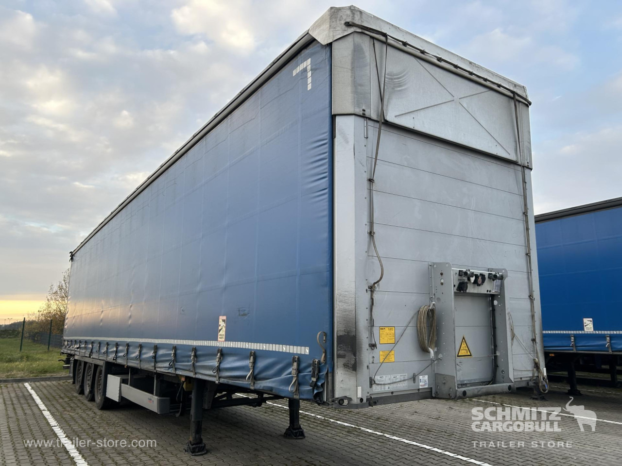 SCHMITZ Curtainsider Mega - Тентованный полуприцеп: фото 1 SCHMITZ Curtainsider Mega - Тентованный полуприцеп: фото 1