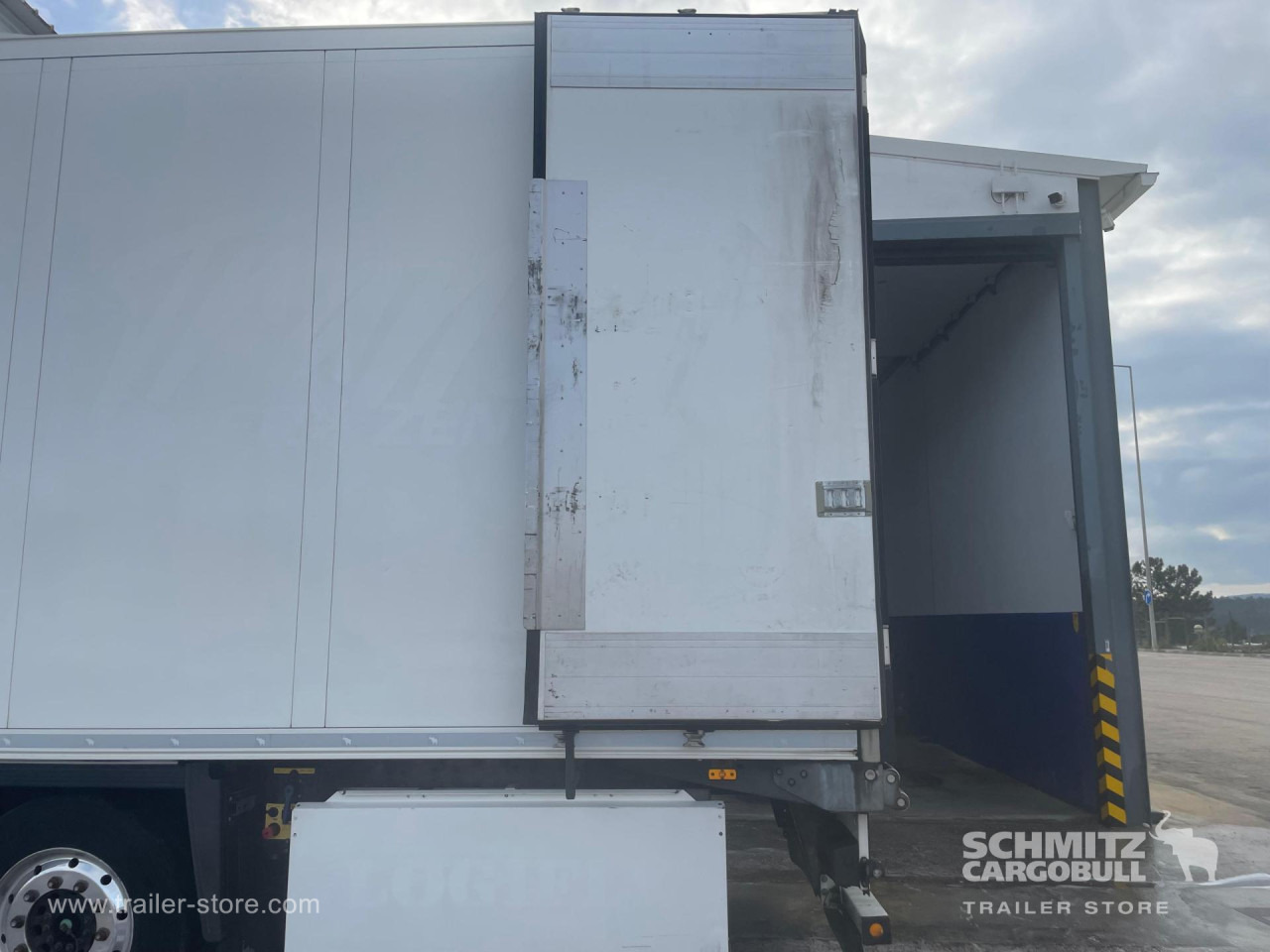 SCHMITZ Reefer Multitemp - Изотермический полуприцеп: фото 5 SCHMITZ Reefer Multitemp - Изотермический полуприцеп: фото 5