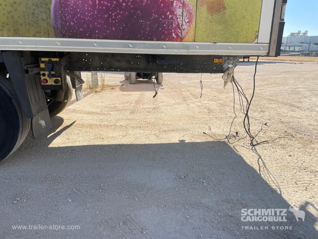 SCHMITZ Reefer Standard - Изотермический полуприцеп: фото 2 SCHMITZ Reefer Standard - Изотермический полуприцеп: фото 2