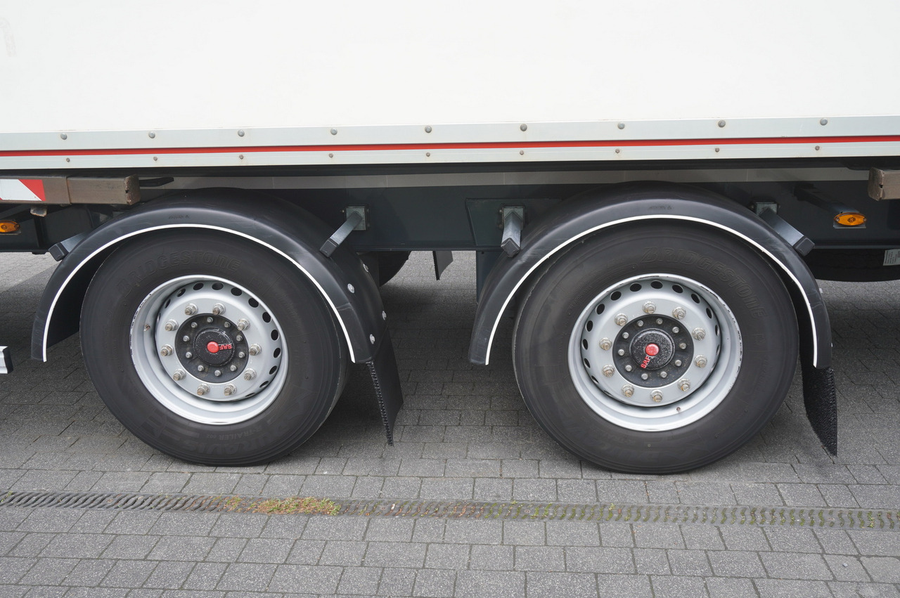 Грузовик с закрытым кузовом MAN TGX 18.430 / 18 EPAL box / Fruehauf 18 EPAL box trailer / 2021: фото 17