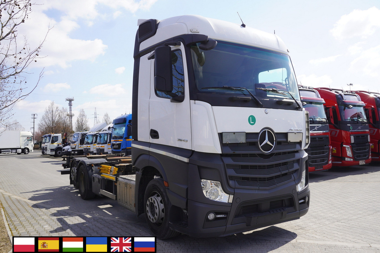 MERCEDES-BENZ Actros 2543 / BDF / Retarder / sleeping cabin - Грузовик-контейнеровоз/ Сменный кузов: фото 1 MERCEDES-BENZ Actros 2543 / BDF / Retarder / sleeping cabin - Грузовик-контейнеровоз/ Сменный кузов: фото 1
