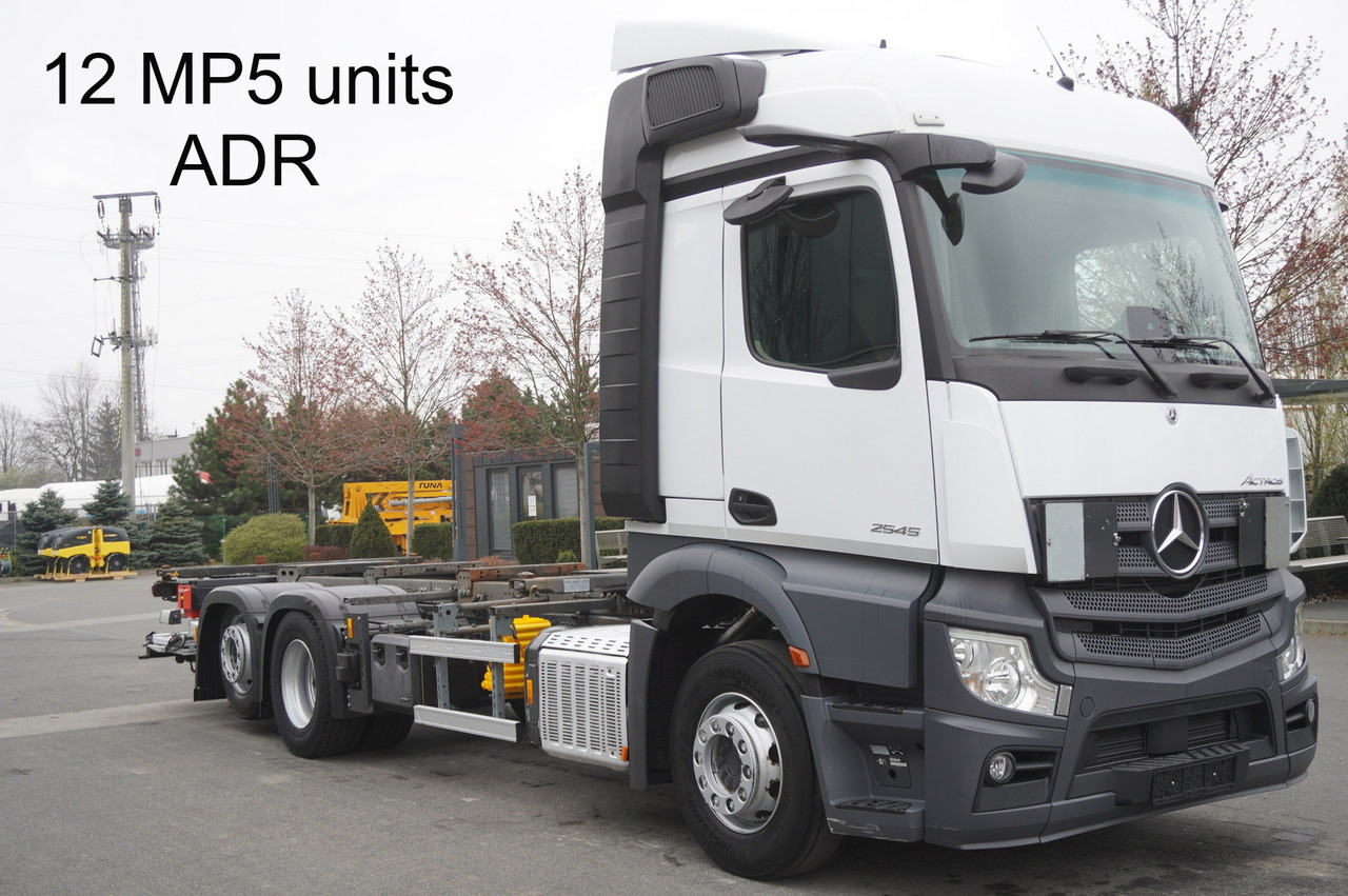 MERCEDES-BENZ Actros 2545 6×2 MP5 / ADR / several units - Грузовик-контейнеровоз/ Сменный кузов: фото 1 MERCEDES-BENZ Actros 2545 6×2 MP5 / ADR / several units - Грузовик-контейнеровоз/ Сменный кузов: фото 1