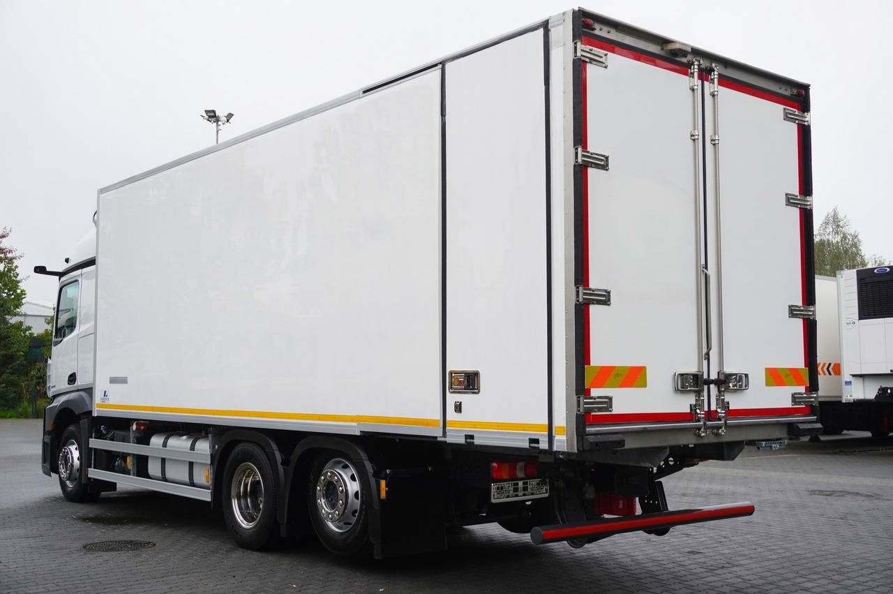 MERCEDES-BENZ Actros 2545 MP5 / Lecapitaine 18 EPAL refrigerator / Bitemperature / Carrier Supra 850 MT / ADR AT - Рефрижератор: фото 3 MERCEDES-BENZ Actros 2545 MP5 / Lecapitaine 18 EPAL refrigerator / Bitemperature / Carrier Supra 850 MT / ADR AT - Рефрижератор: фото 3