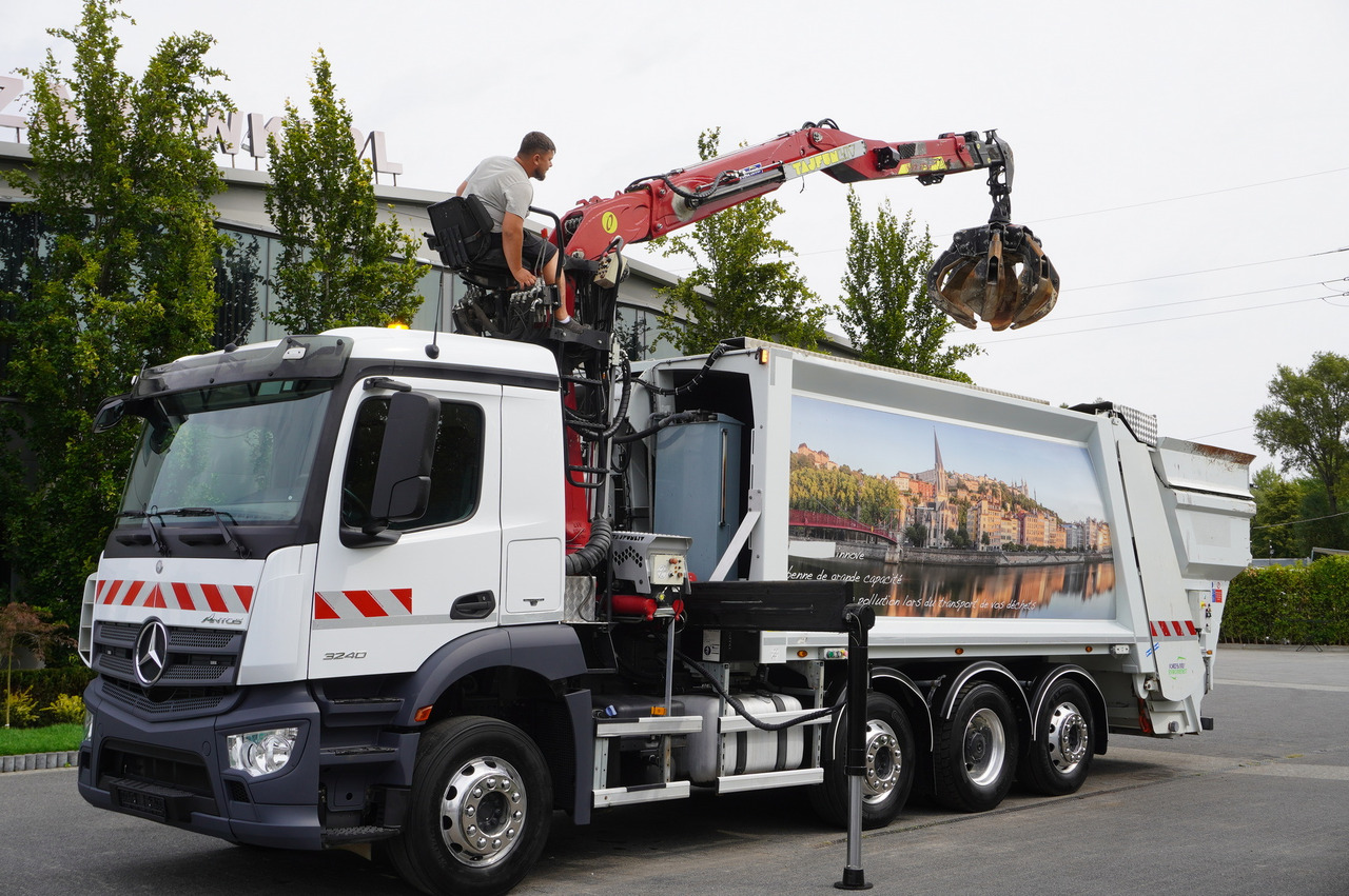 MERCEDES-BENZ Antos 3240 8x2 / Tajfun 5T crane / Farid Industries garbage truck/ 3 steered axles - Ассенизатор: фото 4 MERCEDES-BENZ Antos 3240 8x2 / Tajfun 5T crane / Farid Industries garbage truck/ 3 steered axles - Ассенизатор: фото 4